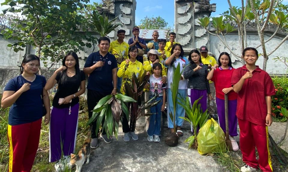 Pohon Ditanam, Kesadaran Dibangun: Bimas Hindu Barsel Jalankan Green Dharma