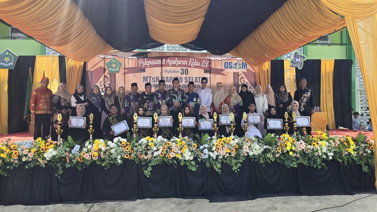 Sampul Lepas 212 Siswa MTsN Barsel, Kakankemenag Ingatkan Madrasah Hindari Pungli dan Jaga Etika Digital