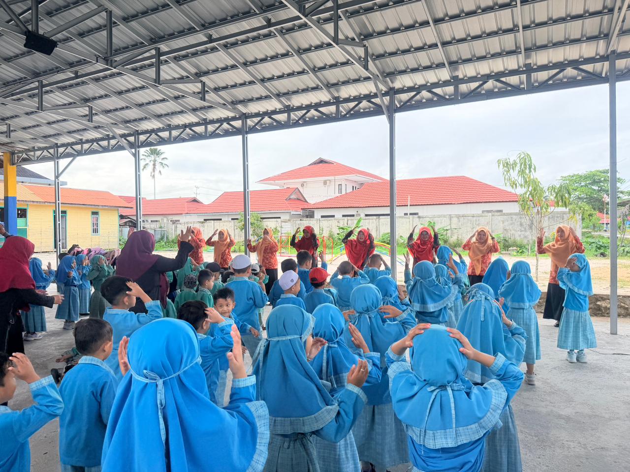 Sampul DWP Kemenag Barsel Hadirkan Program “DWP Mengajar” sebagai Unggulan Bidang Pendidikan